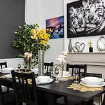 Ferienhaus Warwick West *