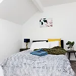 Warwick West