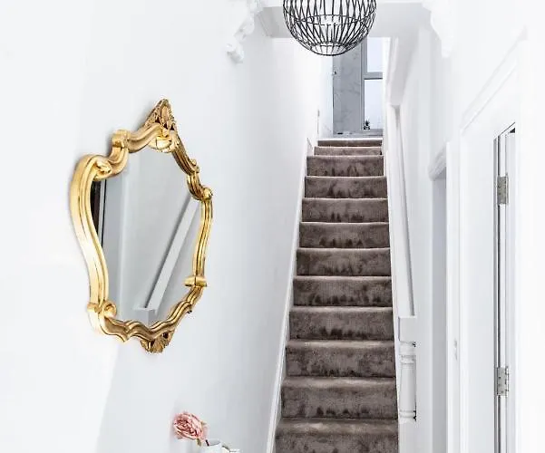 Warwick West Holiday home